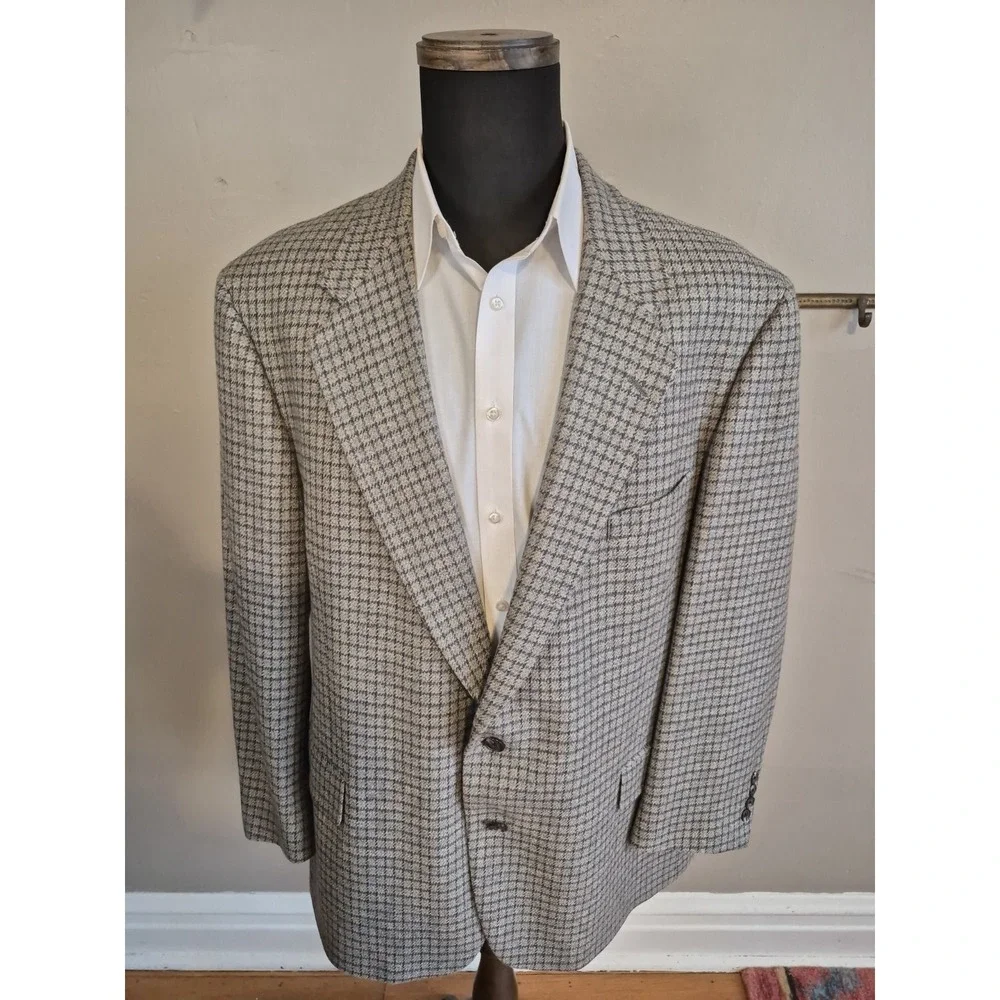 Perry Ellis Vintage 47R Gray Plaid Wool Blazer 2 Button Sport Coat USA A504